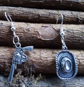 Western Cowboy Hat Pistol Outlaw Gun Dangle Earrings Sterling 925 silver hooks - Picture 1 of 1