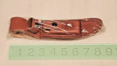 Funda de cuchillo de cuero American Hunting Club, también sostiene cuchillo plegable, usado en cinturón Foto 1 de 4