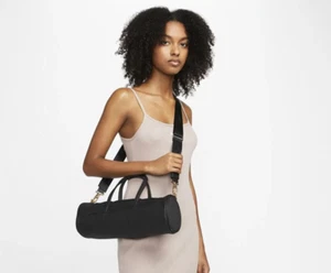 Nike Classic Barrel Bag / Purse 5L Black w/ Straps DQ5812-010 - Picture 1 of 6