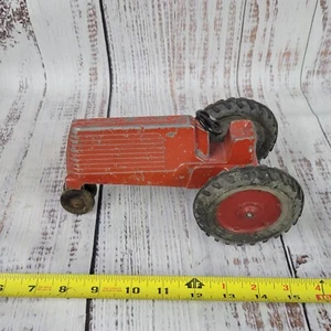 Giocattolo vintage in alluminio seta trattore rosso fuso - Foto 1 di 7
