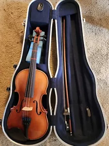 1/2 size Yamaha Violin model# YVN003 No.: J001047 - Picture 1 of 3