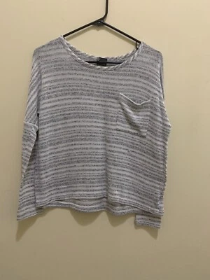 Suéter Brillante y Desvanecido Talla Mediana  Foto 1 de 2