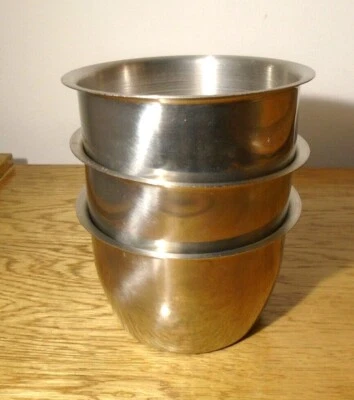 Juego de 3 cuencos pequeños apilables de aluminio sin marca para 1-1/2 tazas 2-1/2" de alto Foto 1 de 4