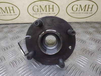 Buje trasero cercano pasajero izquierdo Mazda 323 y ABS gasolina Mk8 1.3 1998-2003Z Foto 1 de 4