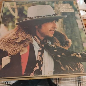 BOB DYLAN-DESIRE-PC33893-1st PRESS-1976-TERRE HAUTE PRESSING-LP-VG++VINYL - Picture 1 of 8