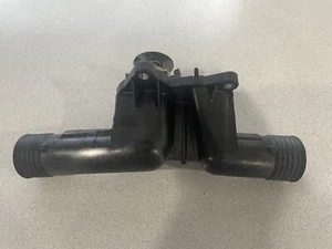 1996-2002 BMW Z3 ROADSTER E36/7 ~THERMOSTAT HOUSING ~ 11531743017 - Picture 1 of 3