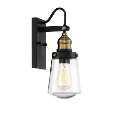 Linterna de pared exterior Macauley 1 luz en negro vintage con latón cálido de Savoy Foto 1 de 3