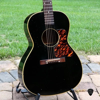 1942 Gibson L-00 Black with firestripe pickguard - Image 1 of 4