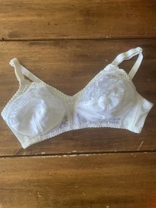 Vintage Bobbie Brooks BH 38B 38 B Nylon Pinup Bügellos Spitze Ivory Trad SEXY - Bild 1 von 4