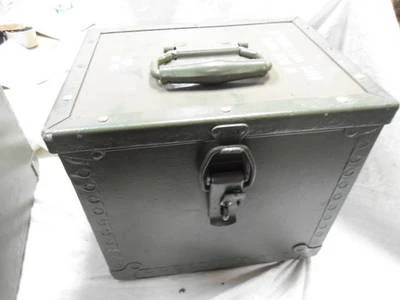 Caja de almacenamiento pequeña del ejército sueco Foto 1 de 4