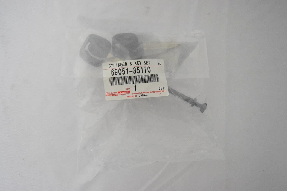 Cilindro de bloqueo de puerta delantera TOYOTA OEM 07-14 FJ Cruiser 6905135170 / 69051-35170 Foto 1 de 1