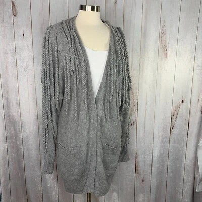 Cárdigan largo con flecos gris Elizabeth and James talla mediana Foto 1 de 4