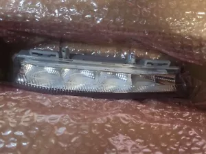 MERCEDES BENZ C250 RH FRONT DAYTIME RUNNING LAMP LIGHT A 2049069000 2012 - 2014 - Picture 1 of 1