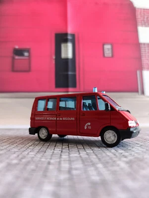 Pompiers - Renault Trafic 1:50 - SOLIDO - Service d'Incendie et de Secours - Photo 1/4