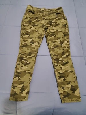 LEVIS Signature Pants Legging Women 12S Totally Shape PullOn Skinny Camo w31 L28 - Image 1 of 4