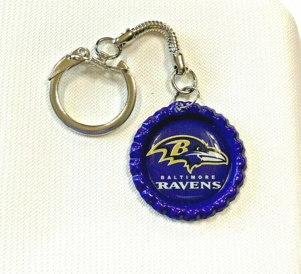 Hermoso llavero con tapa de botella Baltimore Ravens para niños o niñas. Foto 1 de 1