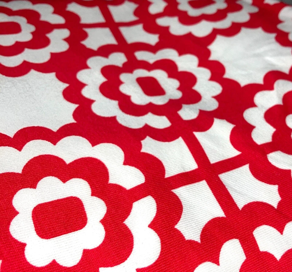 Tela de coser tejida elástica roja blanca con estampado floral 12 OZ 3,2 yardas 60" hecha en EE. UU. Foto 1 de 1