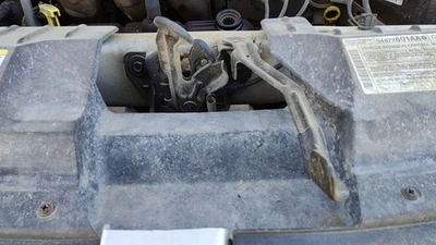 Оригинальная защелка капота в сборе с кронштейном для Dodge Caravan 2005-2007 годов выпуска - Изображение 1 из 4