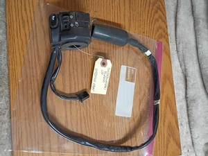 Interruptor de manillar izquierdo OEM 2023 Kawasaki KLR650 luz intermitente - Imagen 1 de 8