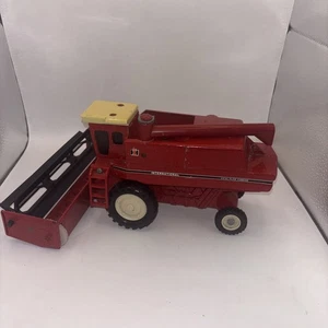 Vintage Axial-Flow Combine Red International Harvester ERTL - Picture 1 of 15