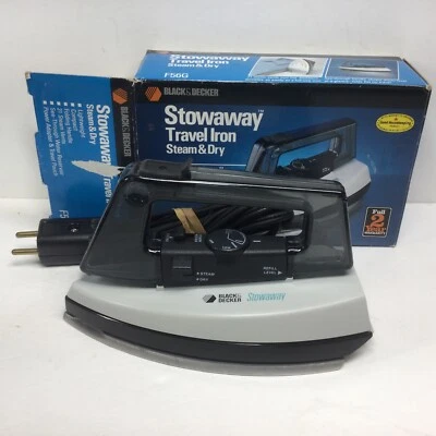 Plancha de viaje Black & Decker Stowaway vapor y seco F56G mango plegable de doble voltaje Foto 1 de 4