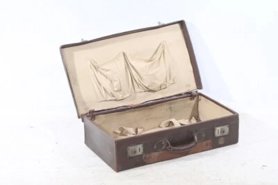 Antigua maleta de viaje retro vintage utilería de culto fotografía teatro Foto 1 de 4