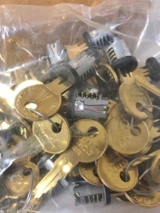 100 - CompX Timberline Lock Plug Black 2-keys per lock 125E LOT #9607 - Picture 1 of 4