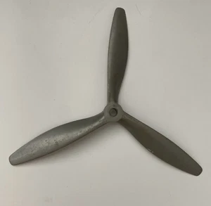 TORNADO TRACTOR 10-5 3 BLADE PROPELLER NO 1063T USA - Picture 1 of 2