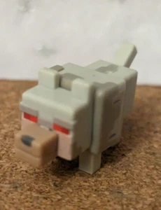 Pillage Wolf Series 21 Blind Box Mojang Mattel Minecraft Minifigure Mini Fig 1" - Picture 1 of 1