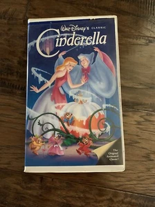 Cinderella Walt Disney VHS Black Diamond Classic 1988 Movie Clamshell Case - Picture 1 of 10