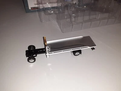 1/64 White Rollback Tow Truck For Custom Build SpecCast - Image 1 of 4