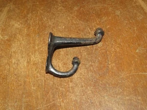 Dicker antiker viktorianischer Gusseisenmantelhaken mit Eichel-Finish, 3 Zoll - Bild 1 von 5