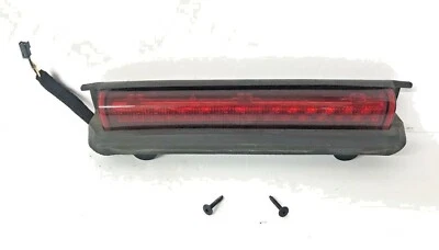 2004  Chevrolet Tahoe Third Brake Light Avoidance Lamp Roof Mounted OEM 15170955 - Imagen 1 de 4