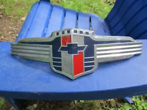 1942 42 Chevrolet Chevy car, special deluxe hood emblem badge OEM. - Picture 1 of 7