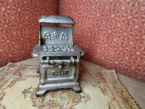 Vintage Royal Cast Iron Stove Oven Toy Dollhouse Antique Miniature - Picture 1 of 10