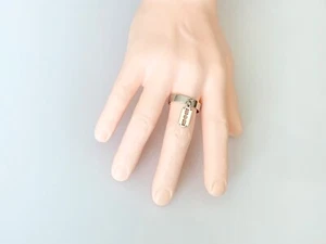 Anillo con dije de hoja de afeitar ajustable punk joyería dedo gótico oscuro - Imagen 1 de 3