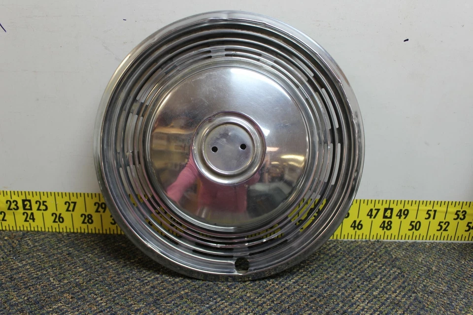 OEM GM 15" Hub Cap Wheel Cover 00491873 495089 1973-74 Pontiac Grand Prix (733) - Image 1 of 3