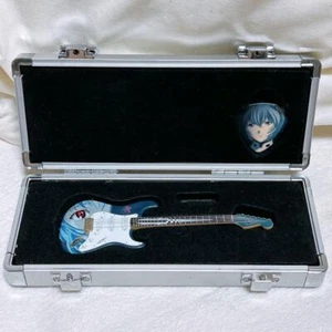 Evangelion Rei FENDER Ayanami Model Guitar 1/8 Figur Stratocaster TM Type 01 - Bild 1 von 6