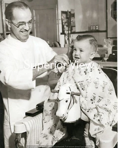 Antigua Barbería Niños Primer Corte de Pelo Mickey Mouse Delantal Caballo Silla 1950 WOW - Imagen 1 de 1