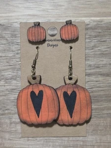 Pendientes de madera pintados a mano corte láser Halloween otoño calabaza 2" - Imagen 1 de 1