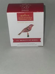 2023 Hallmark Miniature Ornament Lil' Beauty of Birds KOC Exclusive Red Bird - Picture 1 of 6
