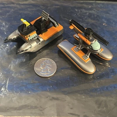 Micro Máquina Lote Suelto CAZADORES DE TIBURONES Barco de Pesca en Mar Profundo Helicóptero 25' Foto 1 de 4