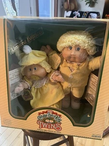 Vintage CABBAGE PATCH NIÑOS GEMELOS 1985 Coleco niño y niña ojos azules y cabello rubio - Imagen 1 de 9