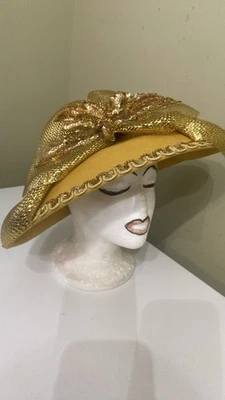 Hermoso Vestido Mostaza Vintage / Sombrero de Iglesia de Jezabel Foto 1 de 4