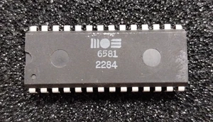 MOS 6581 (2284) Commodore 64 SID TESTED 100% working - Zdjęcie 1 z 2