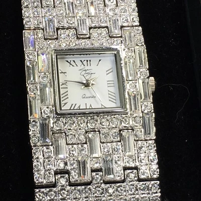 Nuevo reloj de cuarzo para mujer Suzanne Somers cristal tono plateado pulsera cara cuadrada Foto 1 de 4