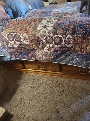 特大号卧室家具套装 — 第 1/4 张图片