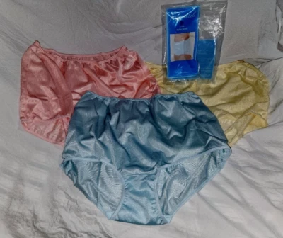 NUEVO Sears Fundamentals talla 9 de colección 3 bragas calzoncillos de nailon satinado etiqueta lateral rosa azul Foto 1 de 4