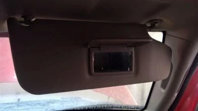 Viseira solar direita para passageiros cinza sem iluminação compatível com 06-10 COMMANDER 3185746 - Imagem 1 de 4