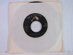 Elvis Presley – Wear My Ring Around Your Neck / Doncha' Think It's Time - 1958 - Picture 1 of 3